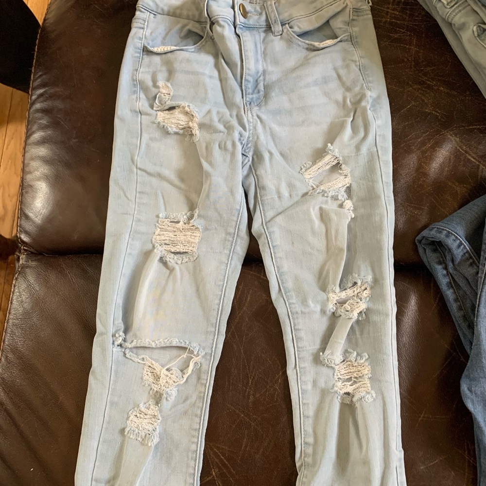 American Eagle light wash ripped jeans